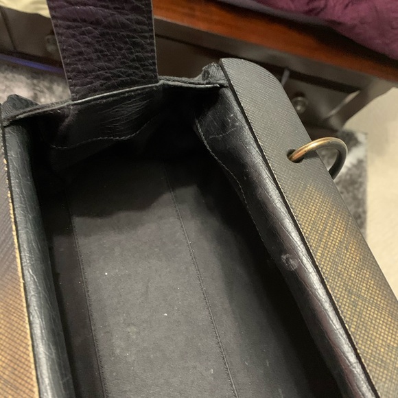 Authentic Gucci black handbag - Picture 3 of 4